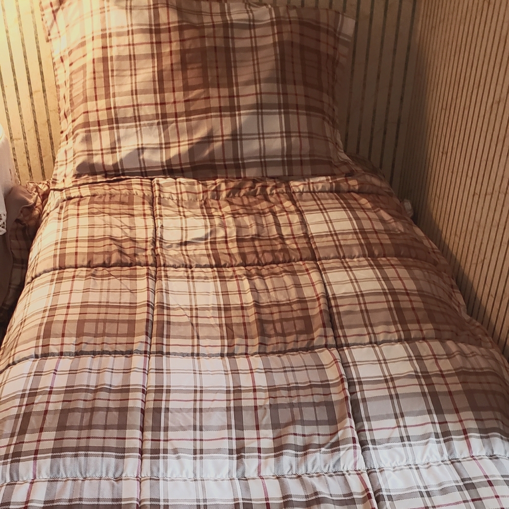 Twin comforter set